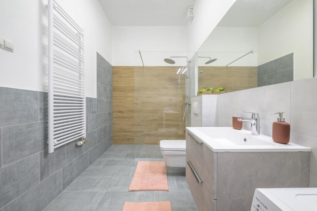 Millenium Spa-Heroes Apartment บูดาเปสต์ ภายนอก รูปภาพ
